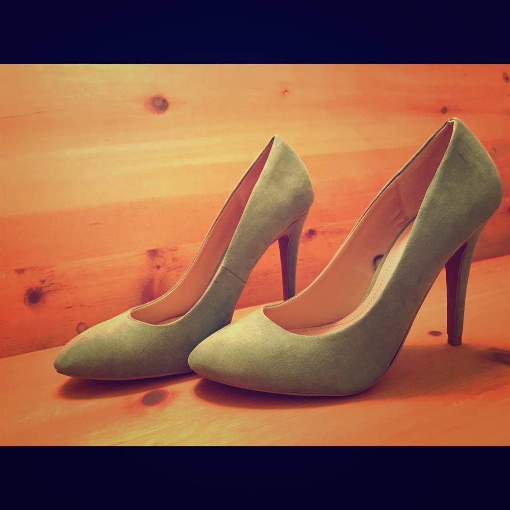 Zara Trafaluc Lime Green Suede Heels